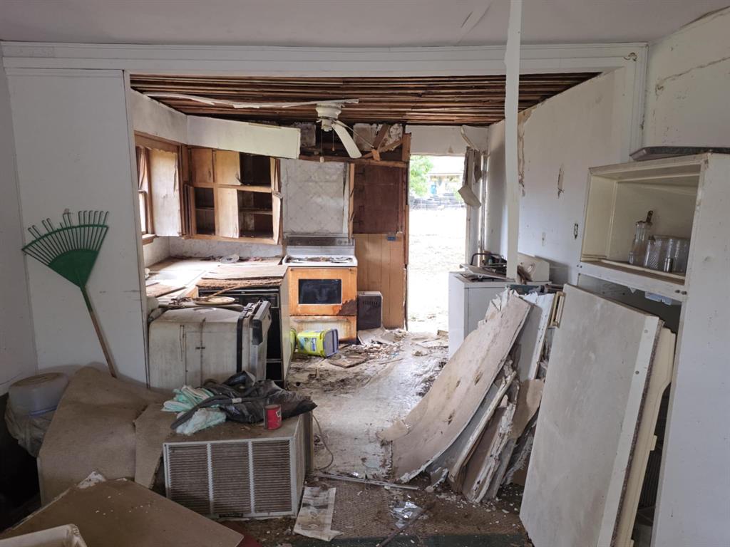 901 East Sears Street Denison, TX 75021 - Photo 3 of 14