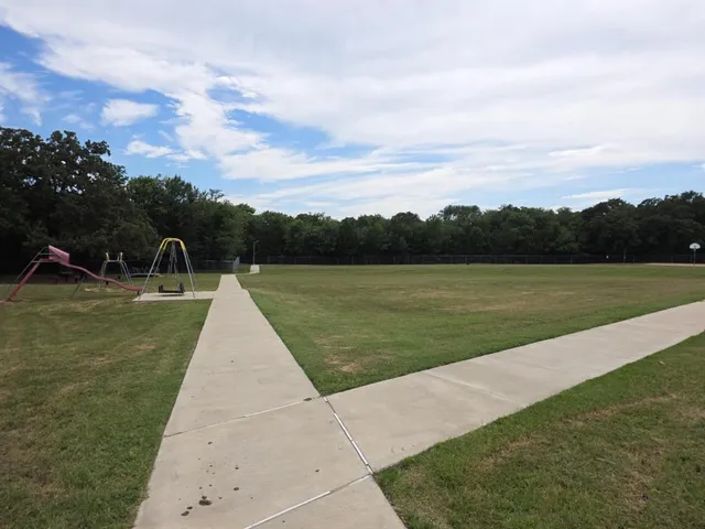 $24,900 | 901 East Sears Street, Denison, TX 75021