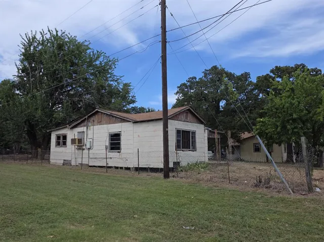 $24,900 | 901 East Sears Street, Denison, TX 75021