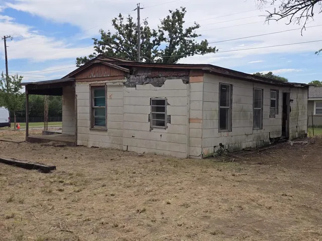 $24,900 | 901 East Sears Street, Denison, TX 75021