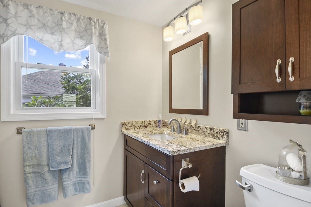 112 Linebrook Road Ipswich, MA 01938 - Photo 11 of 24 Gallery Image 11
