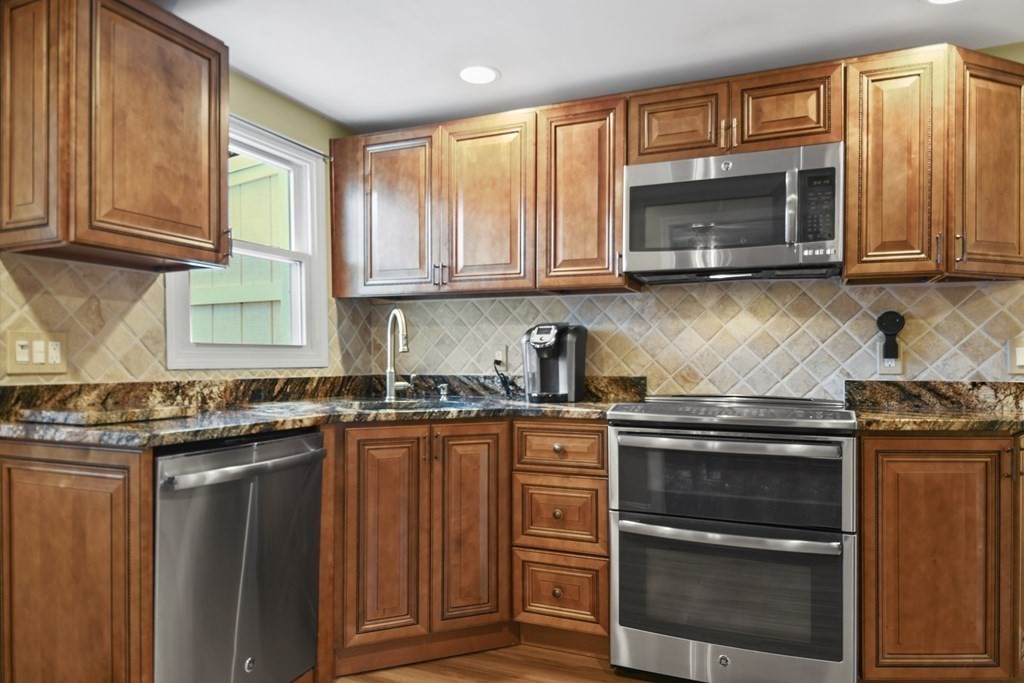 112 Linebrook Road Ipswich, MA 01938 - Photo 3 of 24 Gallery Image 3