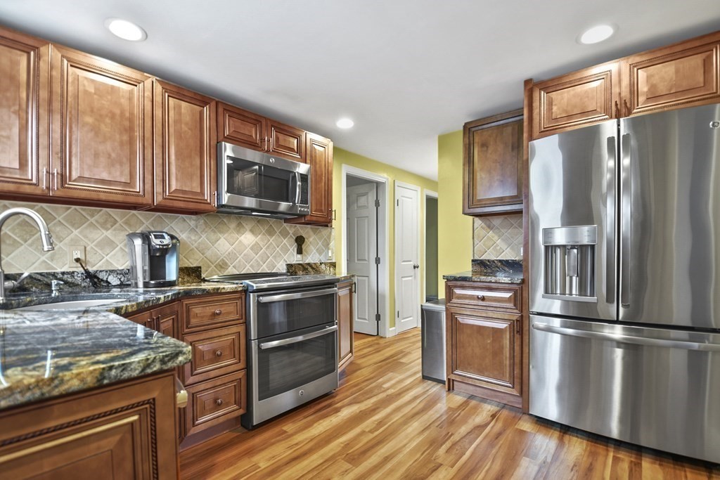 112 Linebrook Road Ipswich, MA 01938 - Photo 4 of 24 Gallery Image 4