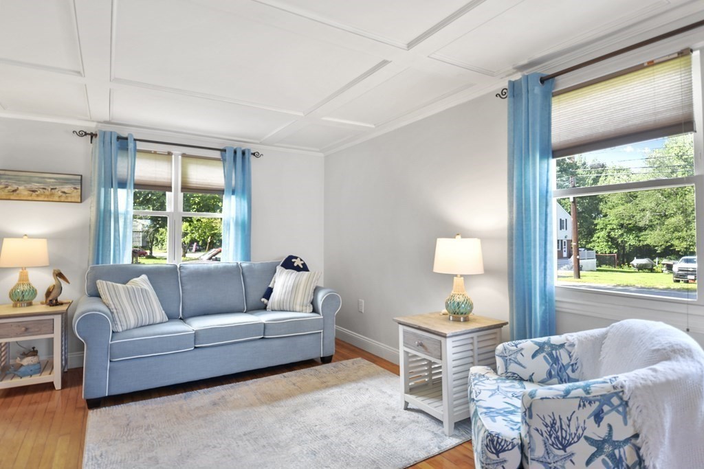 112 Linebrook Road Ipswich, MA 01938 - Photo 8 of 24 Gallery Image 8
