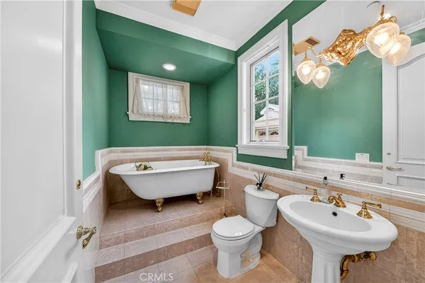 $2,988,000 | 465 West Highland Avenue, Sierra Madre, CA 91024