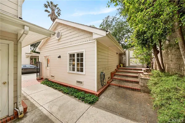 $2,988,000 | 465 West Highland Avenue, Sierra Madre, CA 91024