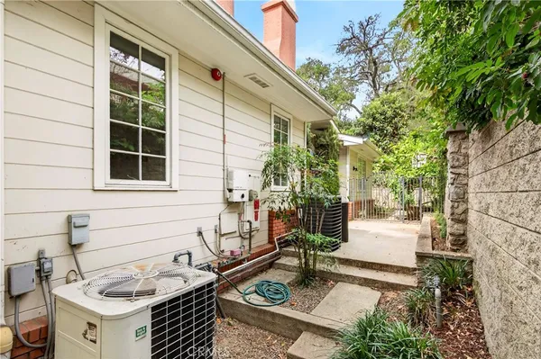 $2,988,000 | 465 West Highland Avenue, Sierra Madre, CA 91024