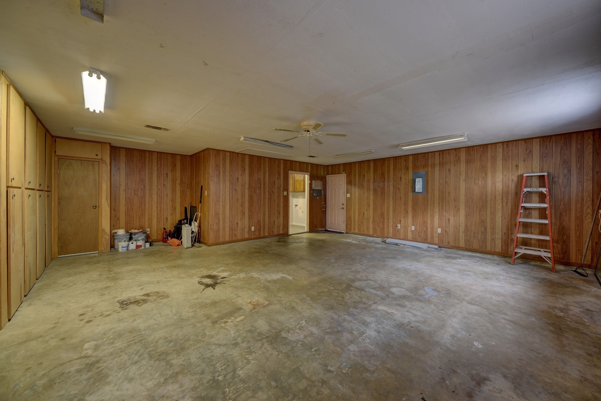 915 Farmers Road Brenham, TX 77833 - Photo 3 of 21