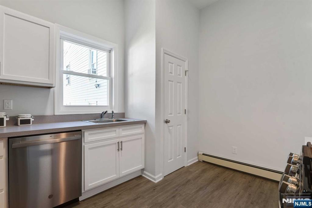 41 Mission Street, Unit THIRD Montclair, NJ 07042 - Photo 13 of 21 Gallery Image 13
