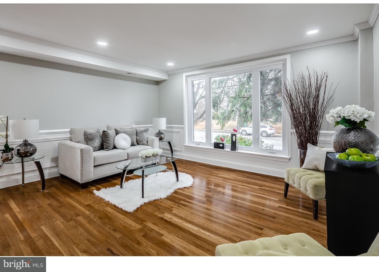 6346 Ardleigh Street Philadelphia, PA 19138 - Photo 2 of 25 Living Room