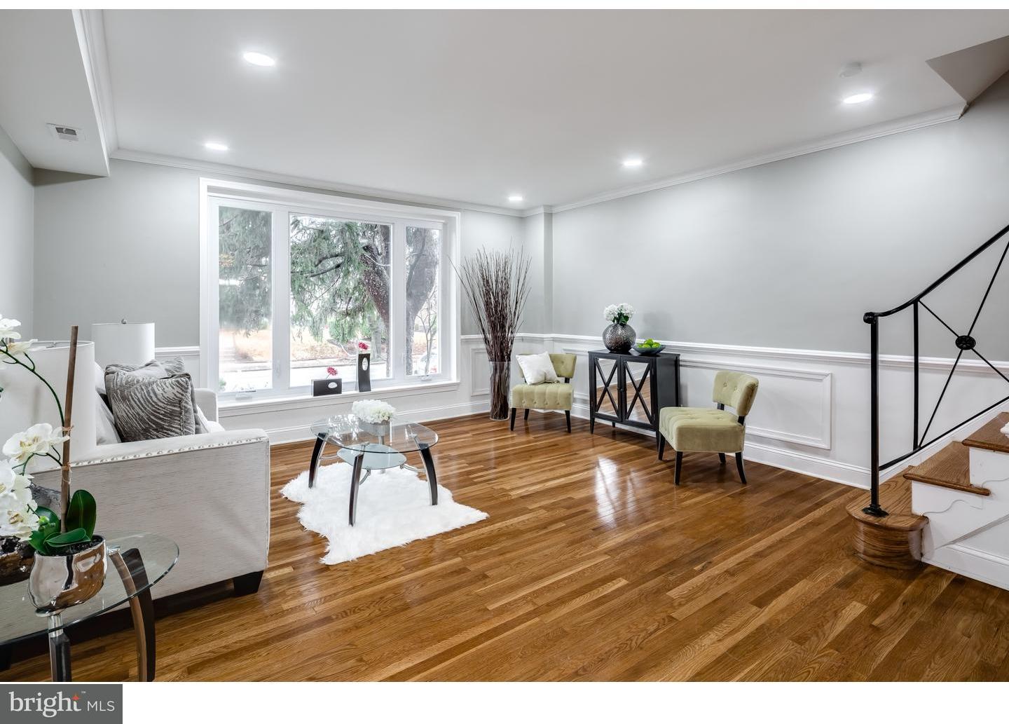 6346 Ardleigh Street Philadelphia, PA 19138 - Photo 5 of 25 Living Room