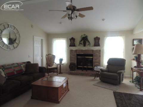 12221 Marshall Road Birch Run, MI 48415 - Photo 12 of 40 20431429-11.JPG
