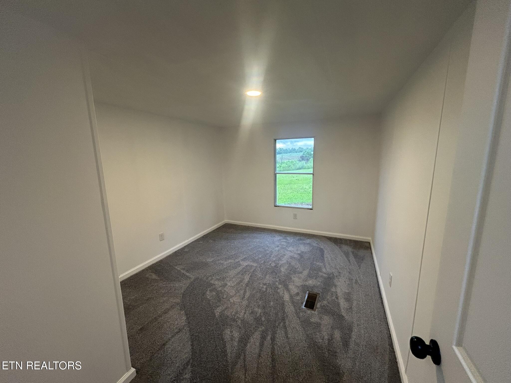 129 Hill Loop Madisonville, TN 37354 - Photo 18 of 25 IMG_2810