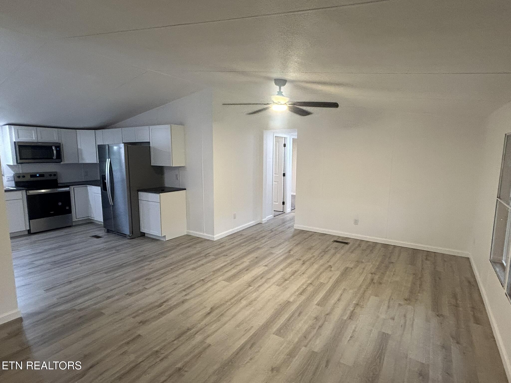 129 Hill Loop Madisonville, TN 37354 - Photo 4 of 25 IMG_2823