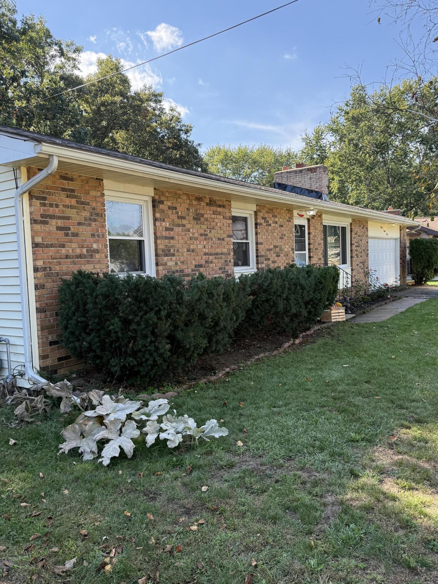 146 Indian Road Battle Creek, MI 49017 - Photo 2 of 14 IMG_0920