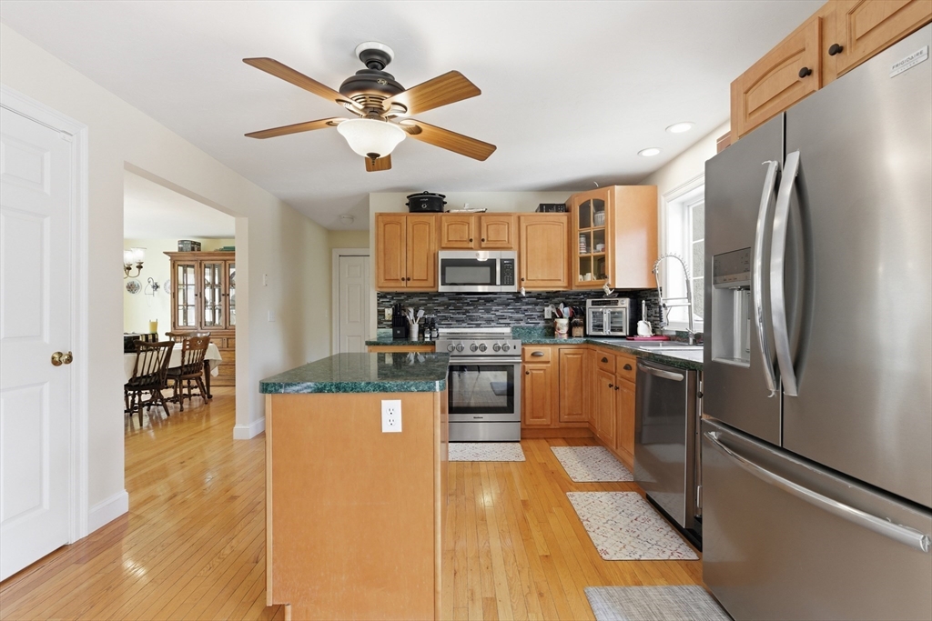 38 Foster Court Gardner, MA 01440 - Photo 5 of 31