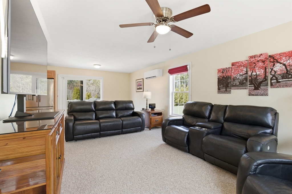 38 Foster Court Gardner, MA 01440 - Photo 7 of 31