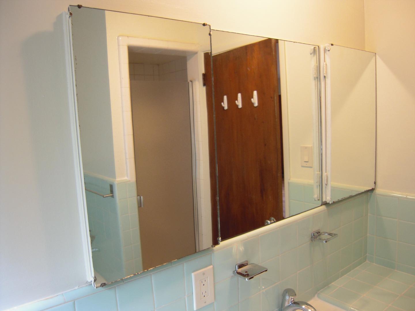 751 Roble Avenue Menlo Park, CA 94025 - Photo 24 of 41 a view of a bathroom