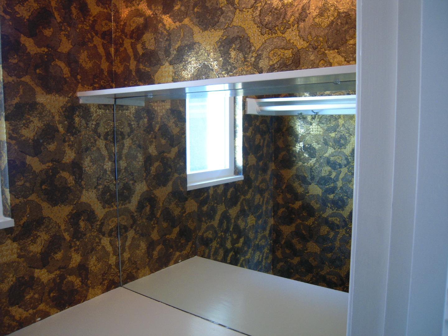 751 Roble Avenue Menlo Park, CA 94025 - Photo 32 of 41 a bathroom with a window