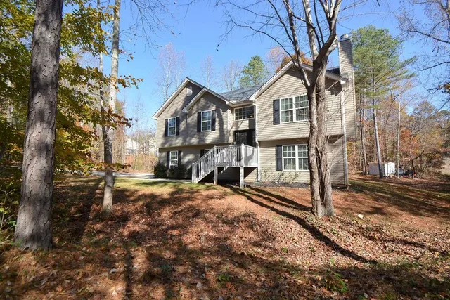 a view of an outdoor space