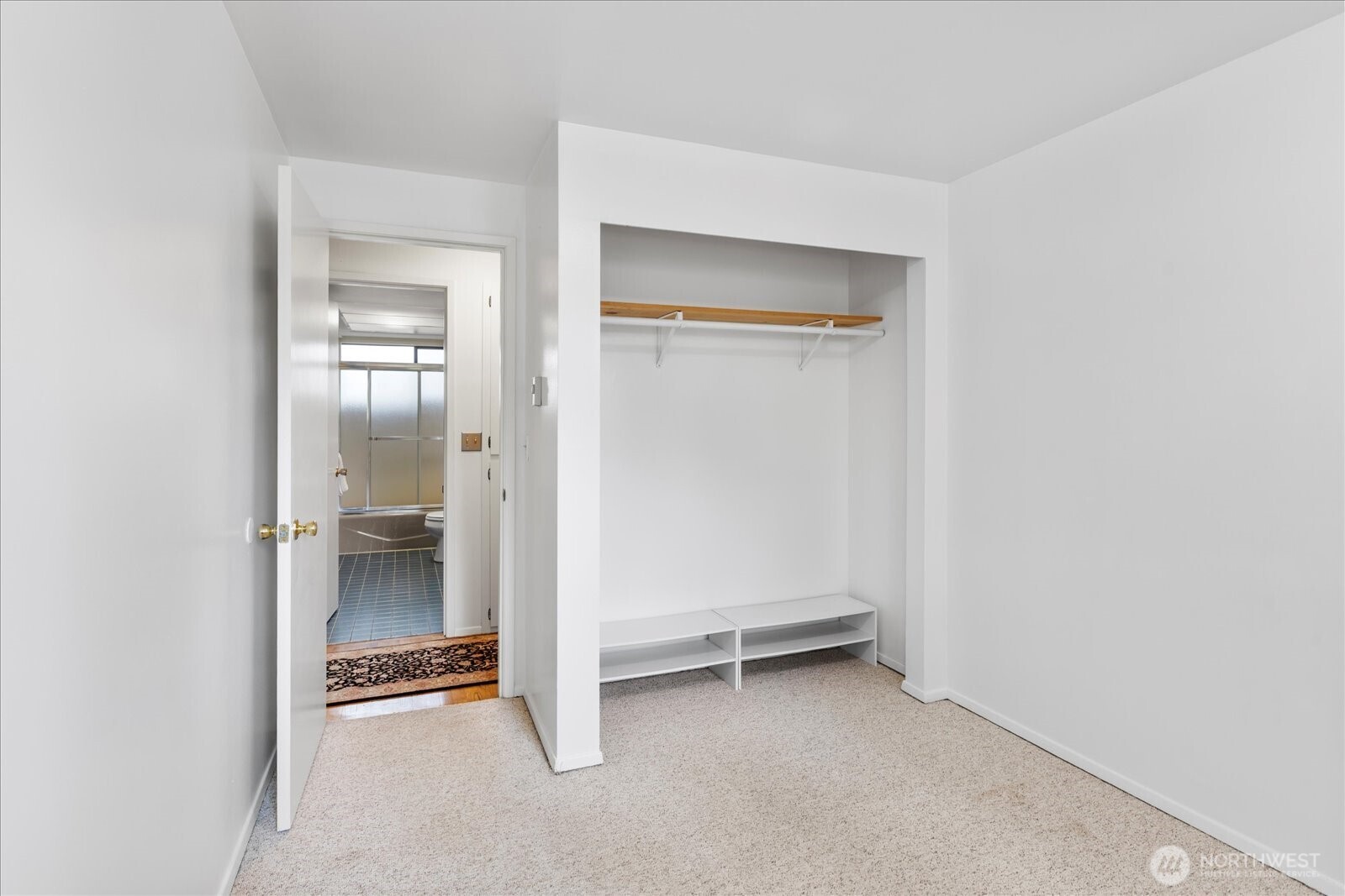 7670 199th Street Southwest Edmonds, WA 98026 - Photo 18 of 23 Gallery Image 18