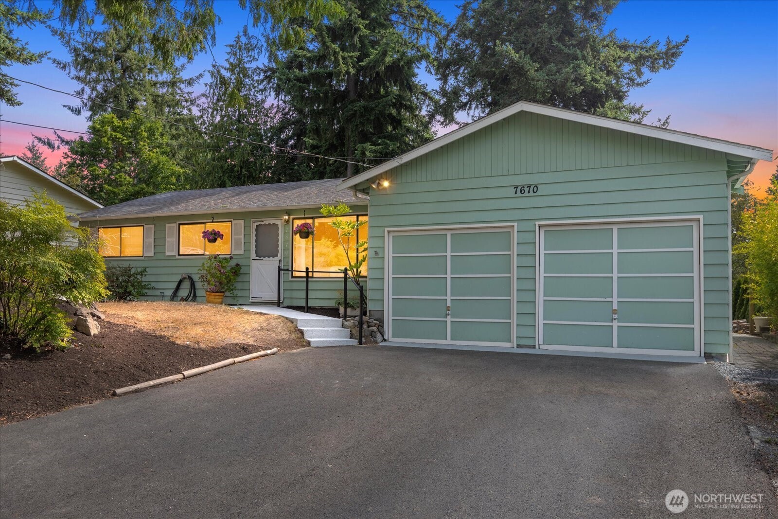 7670 199th Street Southwest Edmonds, WA 98026 - Photo 2 of 23 Gallery Image 2