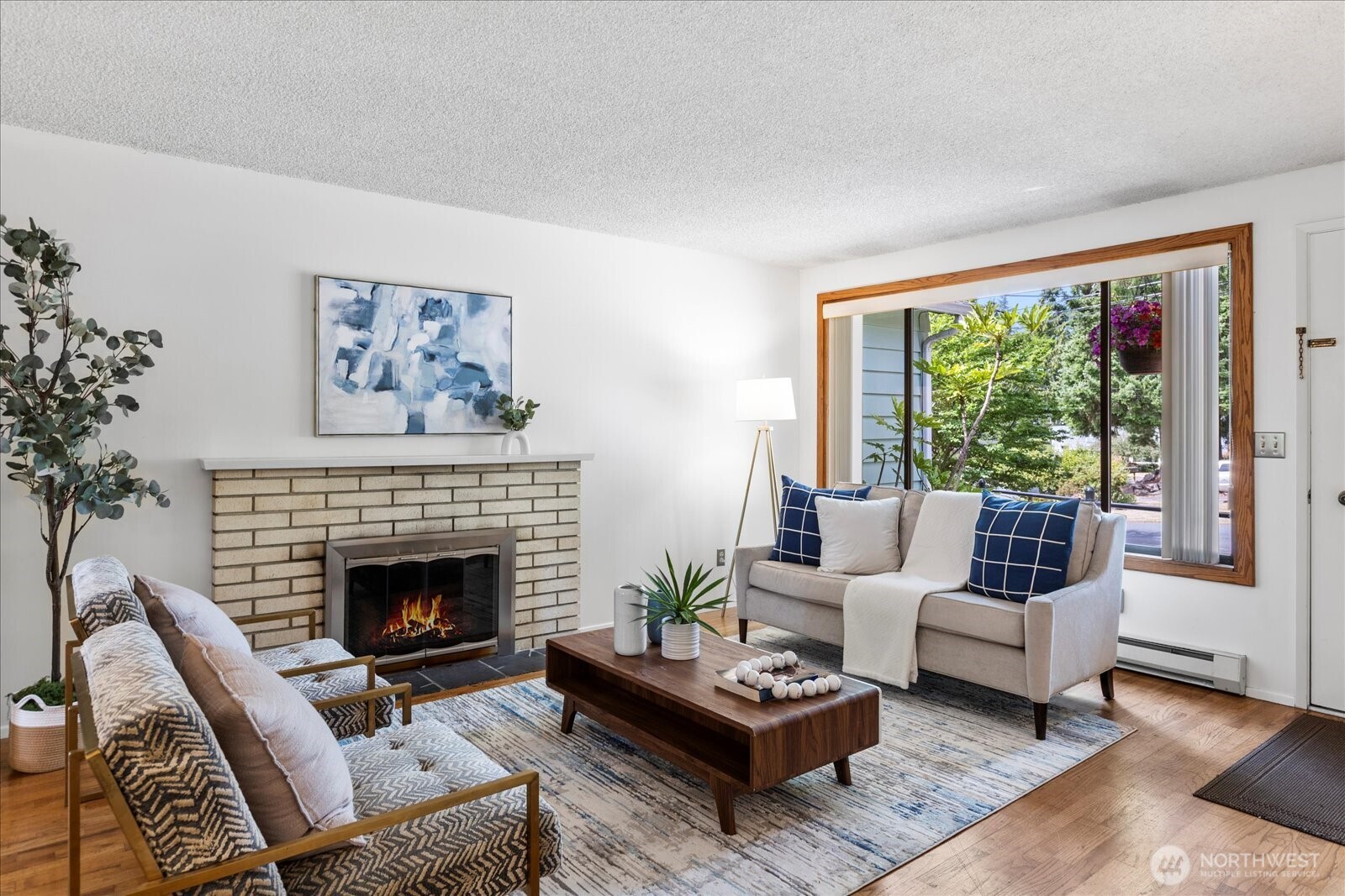 7670 199th Street Southwest Edmonds, WA 98026 - Photo 5 of 23 Gallery Image 5