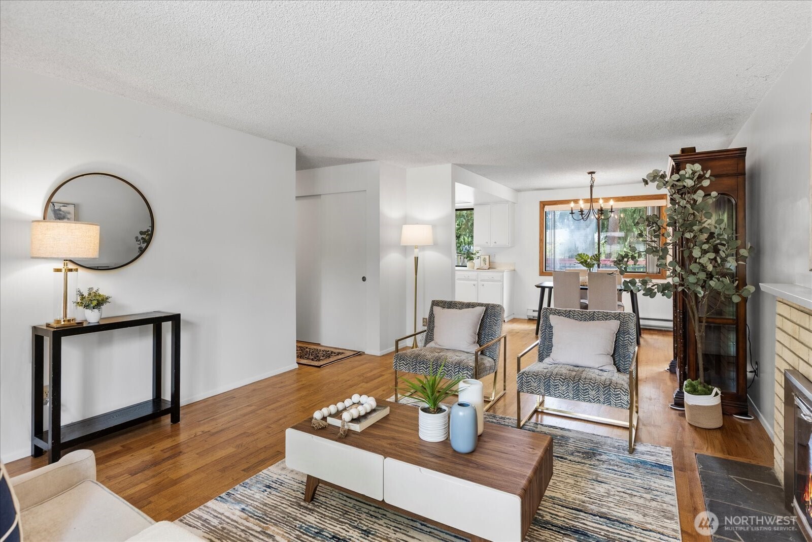 7670 199th Street Southwest Edmonds, WA 98026 - Photo 6 of 23 Gallery Image 6