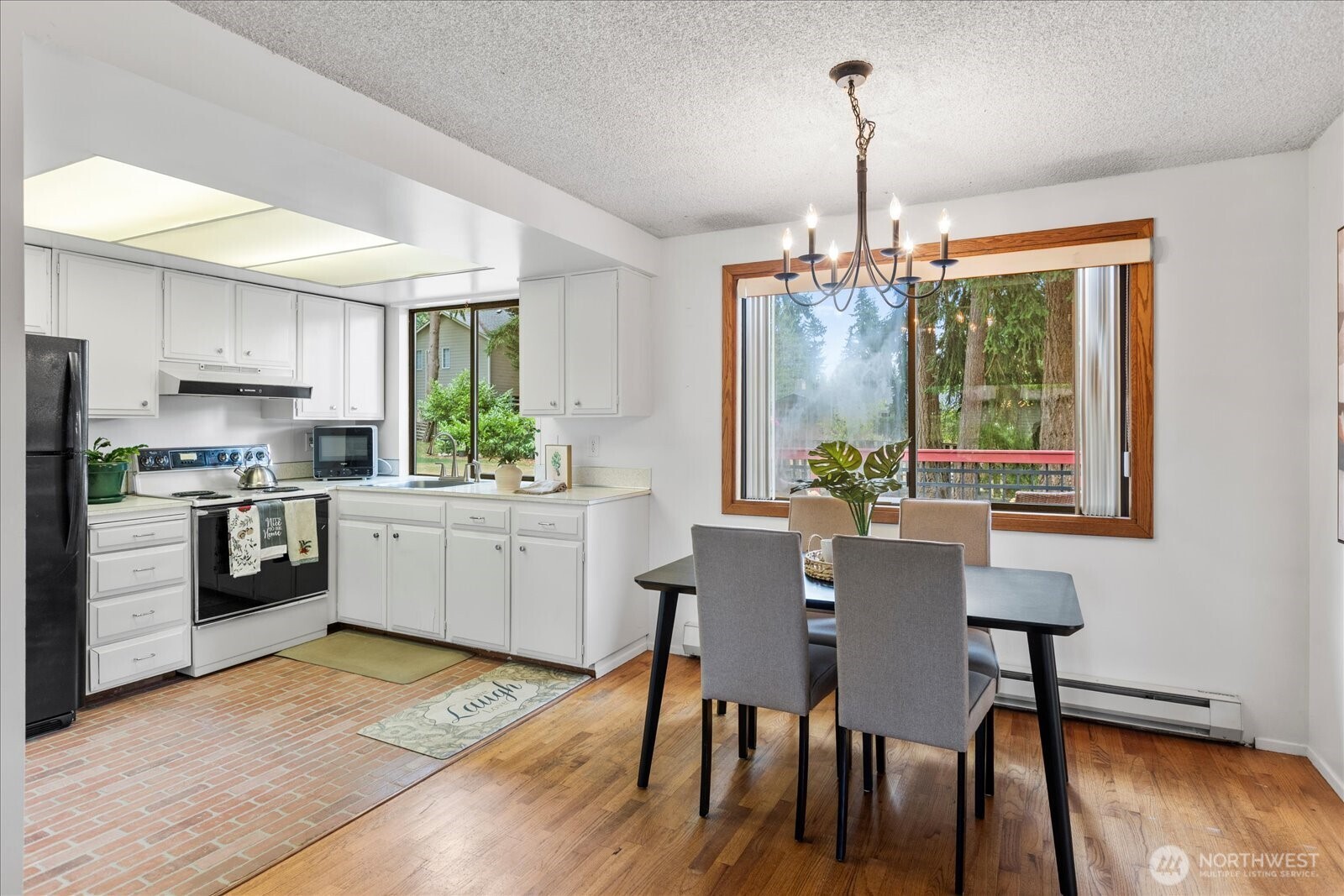7670 199th Street Southwest Edmonds, WA 98026 - Photo 7 of 23 Gallery Image 7