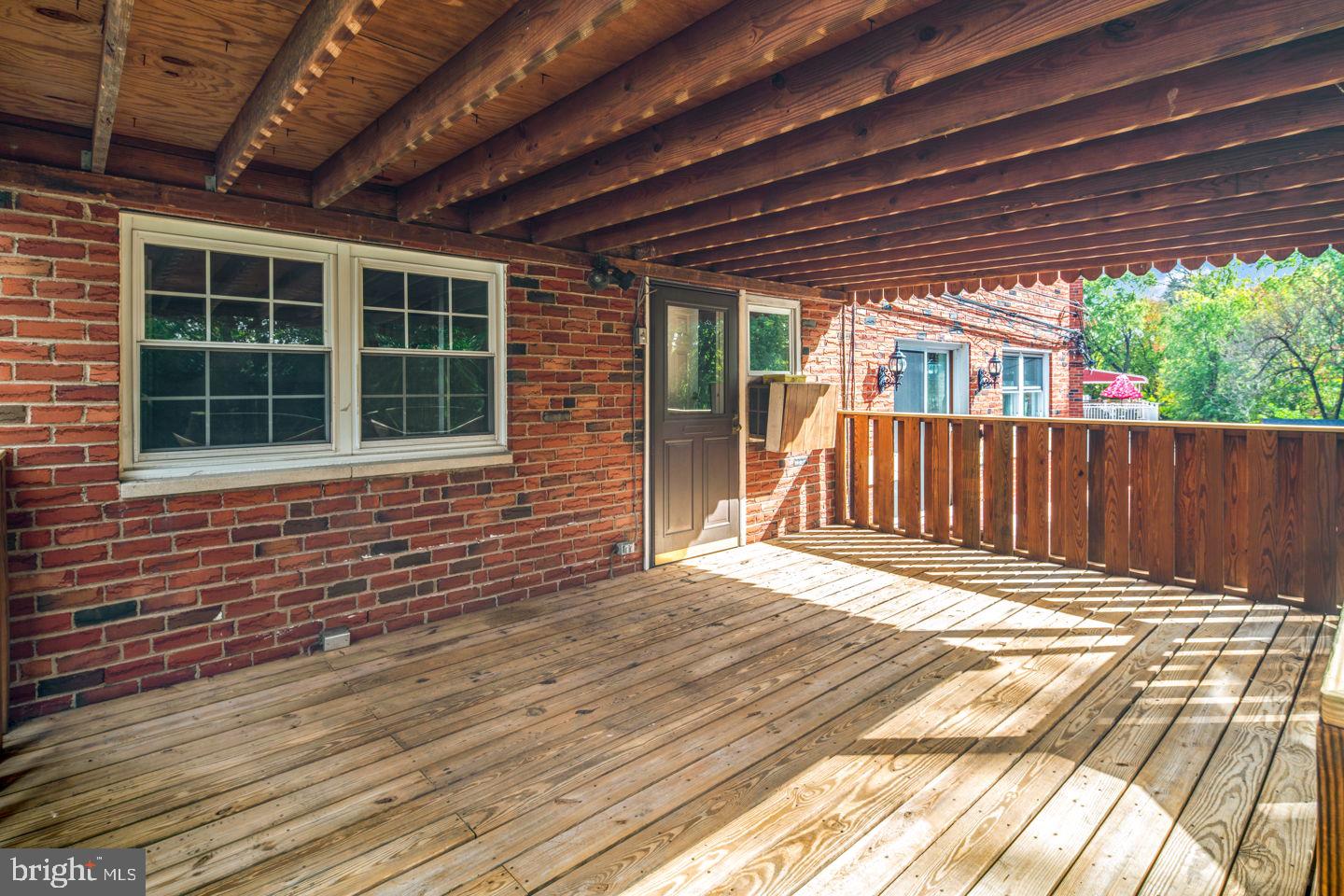 12334 Wyndom Road Philadelphia, PA 19154 - Photo 8 of 29 Great Covered Deck