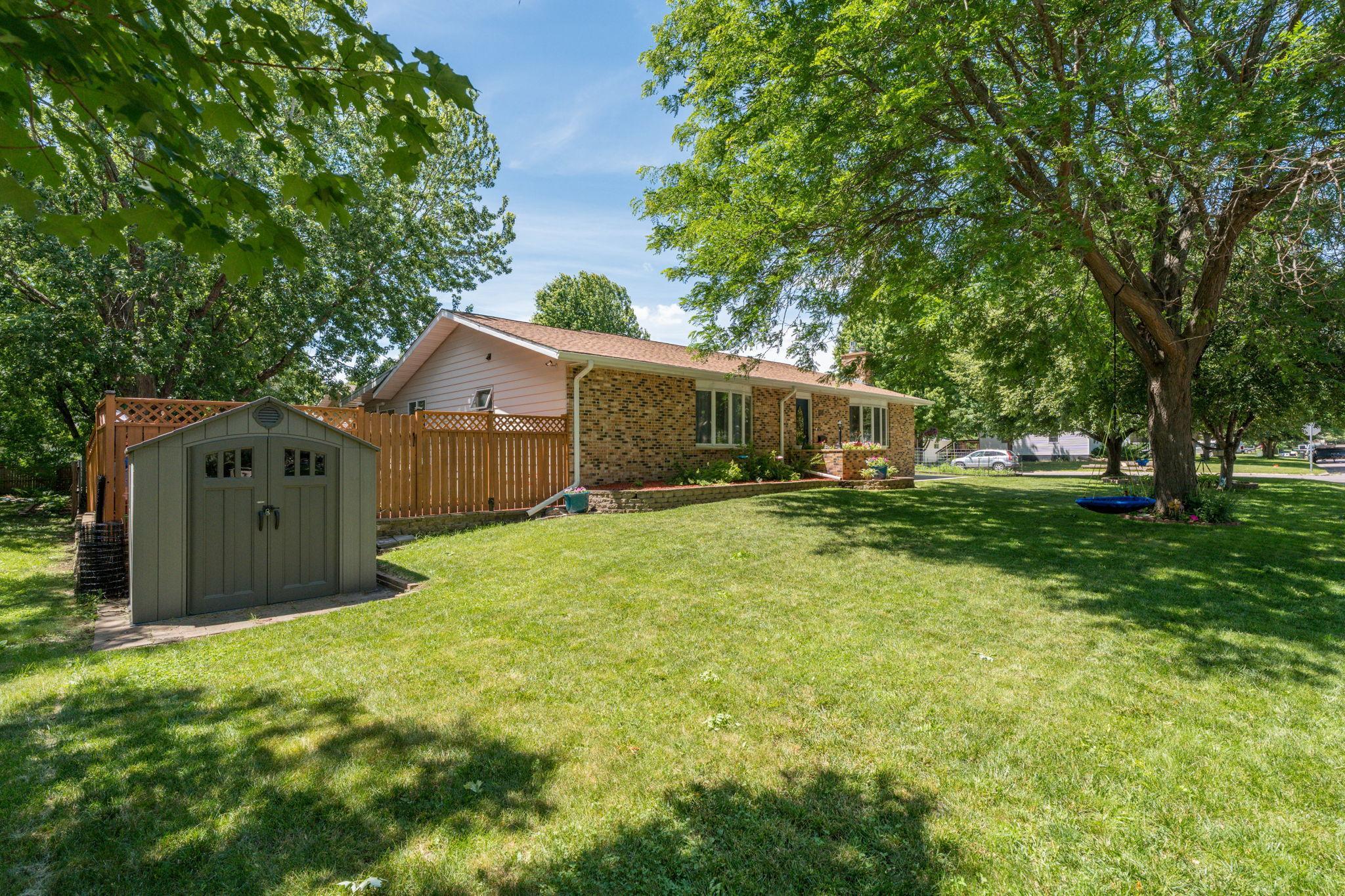 428 West Swift Street St. Peter, MN 56082 - Photo 3 of 46