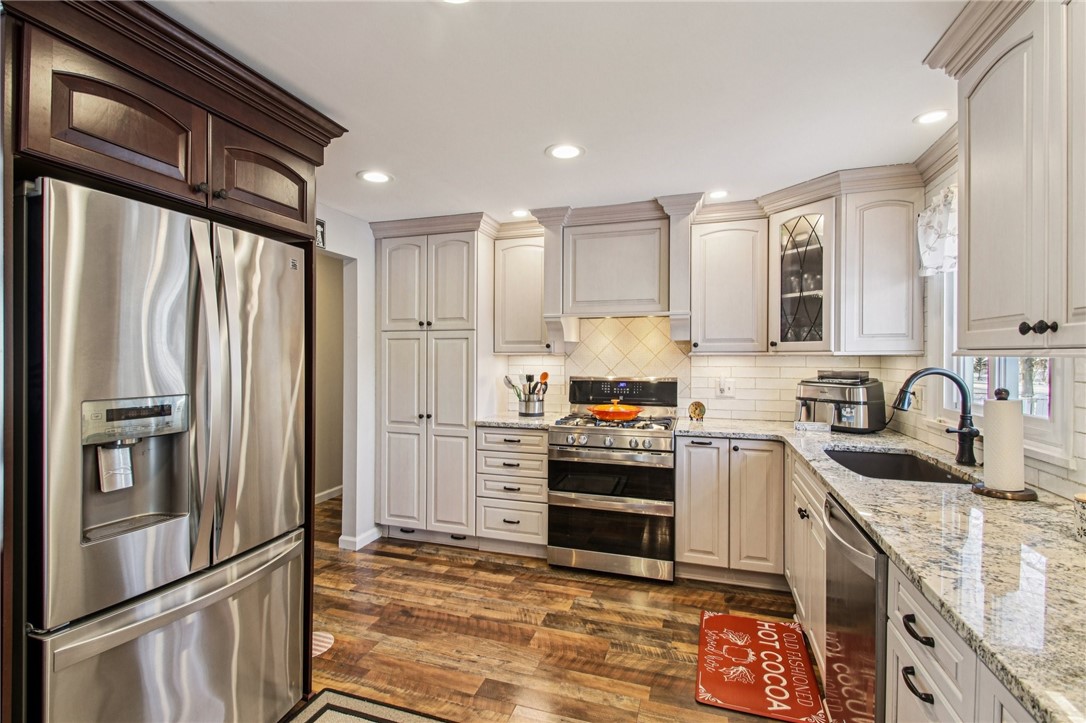 1658 Schlegel Road Webster, NY 14580 - Photo 14 of 44 Granite Countertops