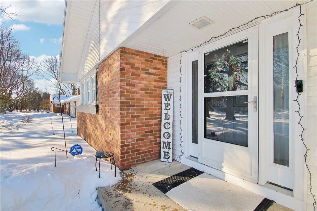 1658 Schlegel Road Webster, NY 14580 - Photo 2 of 44