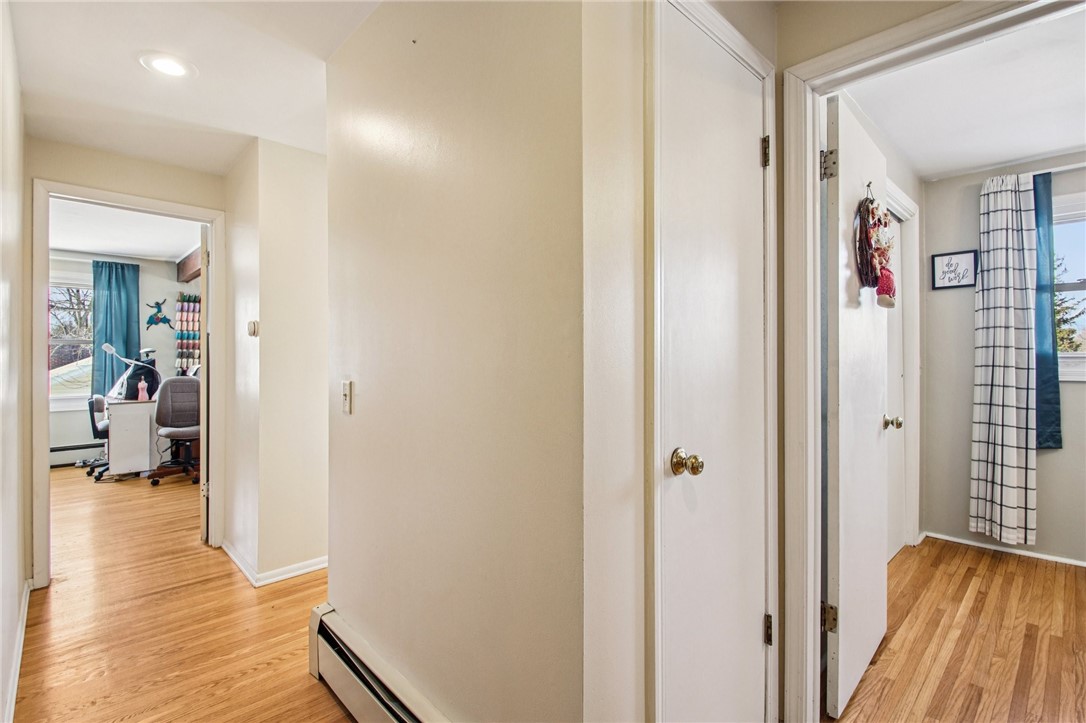 1658 Schlegel Road Webster, NY 14580 - Photo 30 of 44 Upstairs Hallway