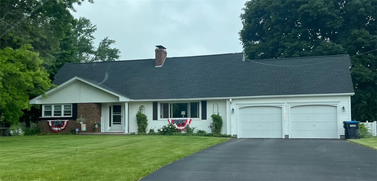 1658 Schlegel Road Webster, NY 14580 - Photo 6 of 44