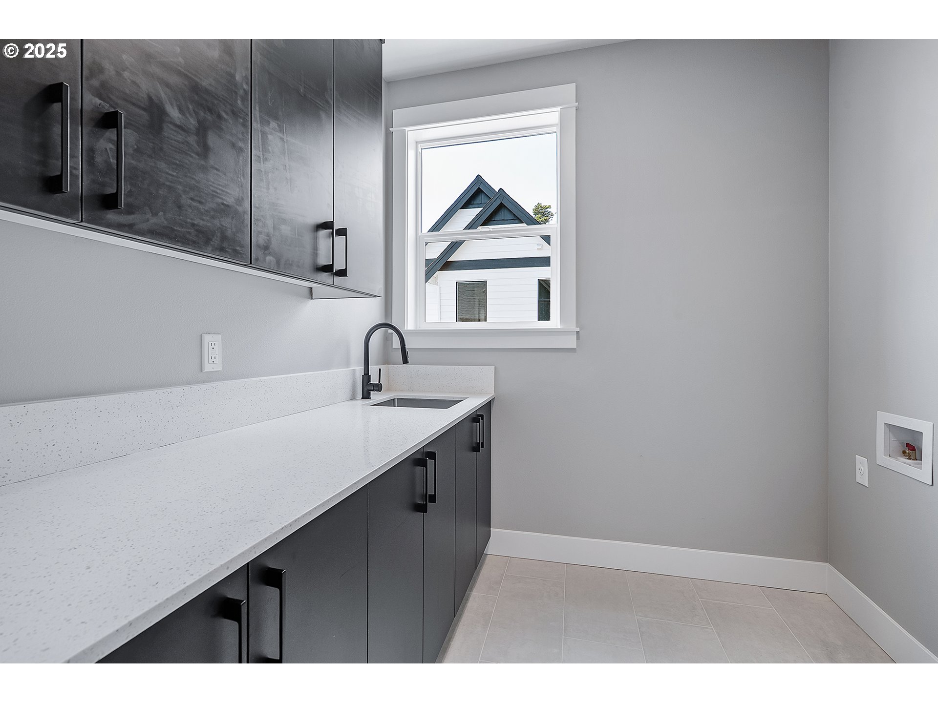 6028 Southwest 18th Drive Portland, OR 97239 - Photo 23 of 27