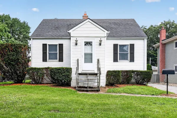 $350,000 | 123 South Ellyn Avenue, Glen Ellyn, IL 60137