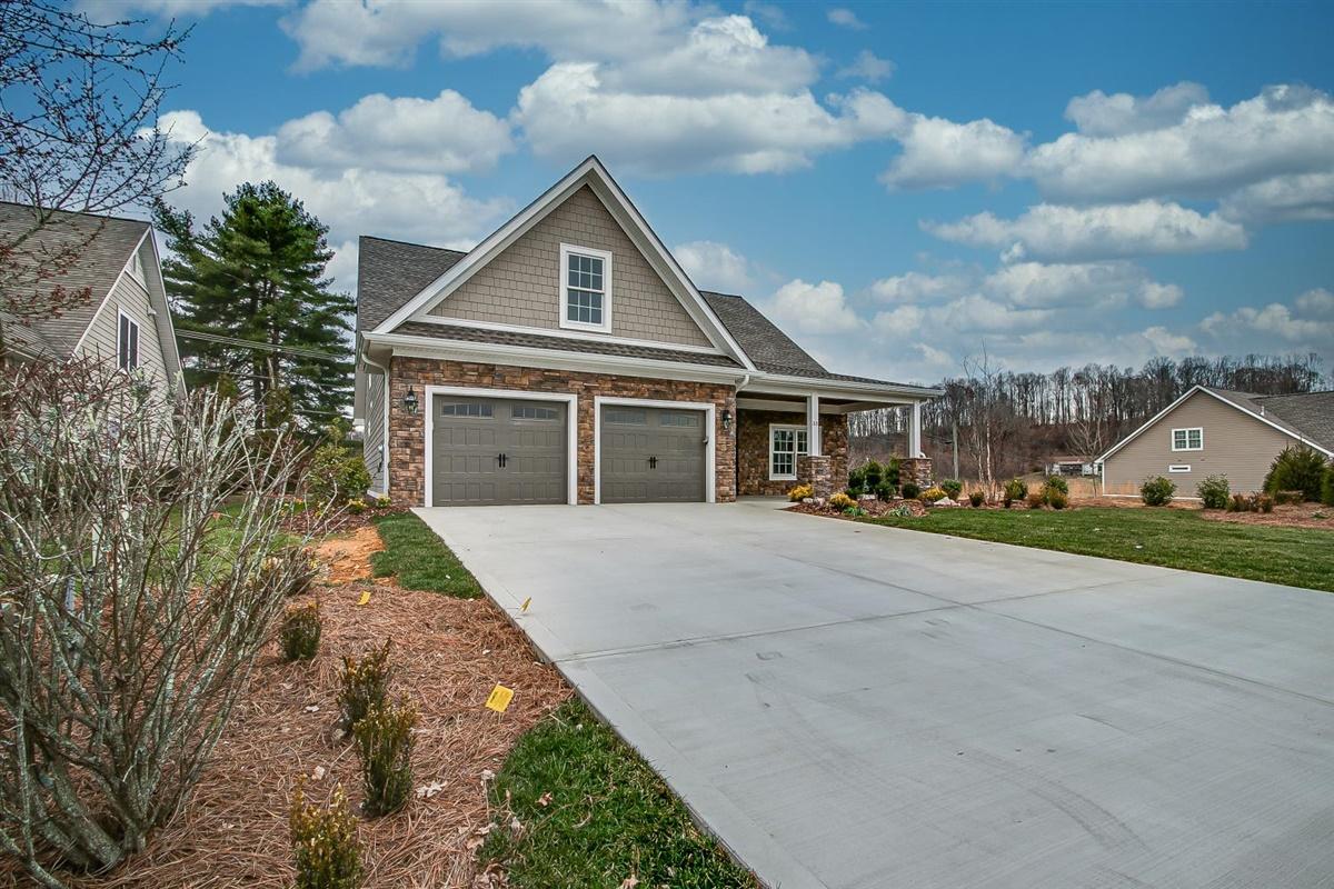 33 Quail Ridge Way Jonesborough, TN 37659 - Photo 3 of 38 03-Quail Ridge Way-3