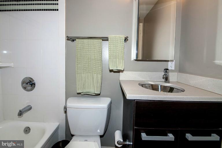 1101 3rd Street Southwest, Unit 514 Washington, DC 20024 - Photo 11 of 30 Bath