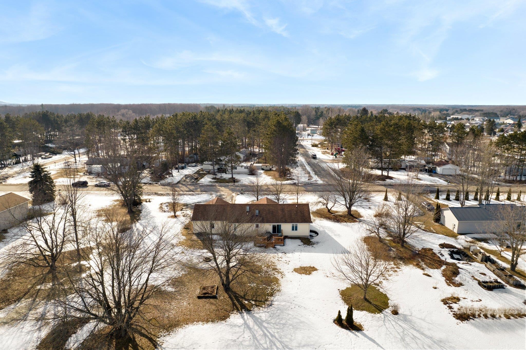 2075 Conetree Road Traverse City, MI 49685 - Photo 7 of 26 1897678-6.JPG
