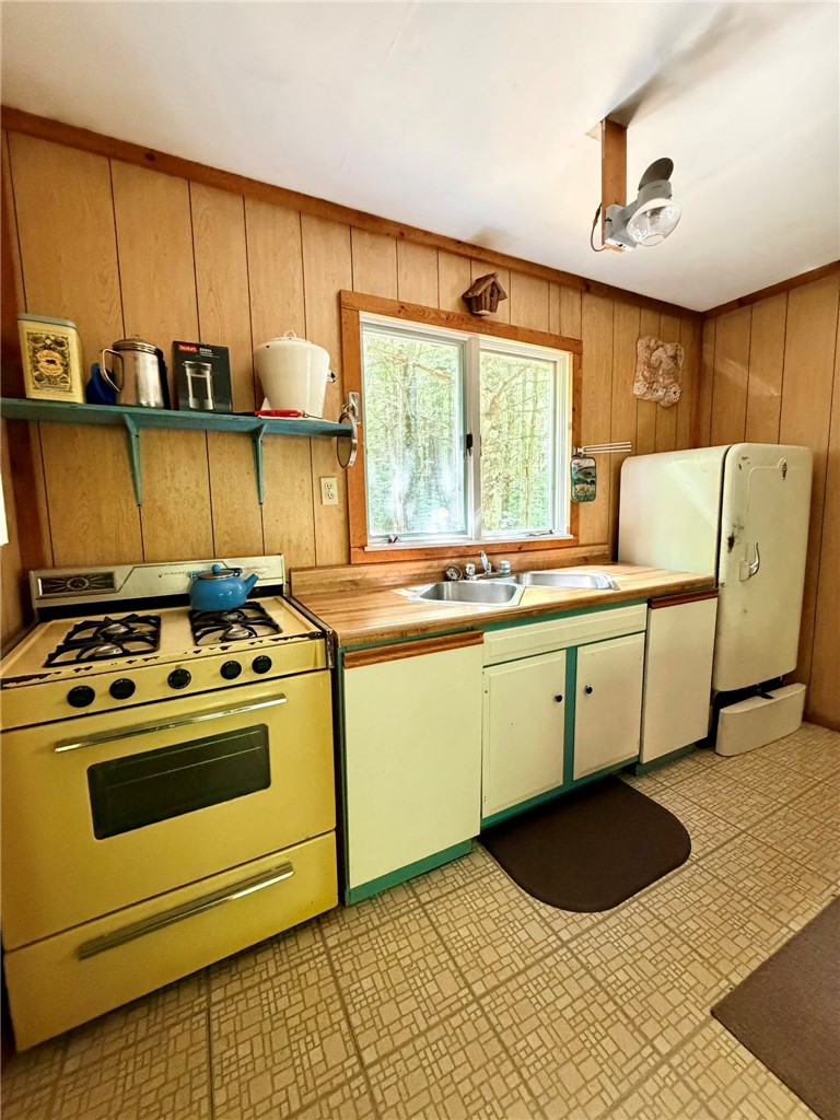 1667 Coon Hollow Road Orange, NY 14812 - Photo 11 of 41 Appliances included
"as is"