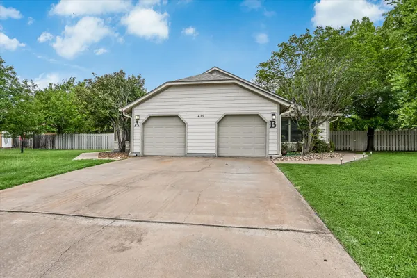$1,795 | 439 Sailmaster Street, Unit B, Lakeway, TX 78734