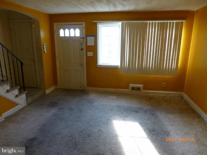 832 Benninghaus Road Baltimore, MD 21212 - Photo 4 of 14 an empty room with windows