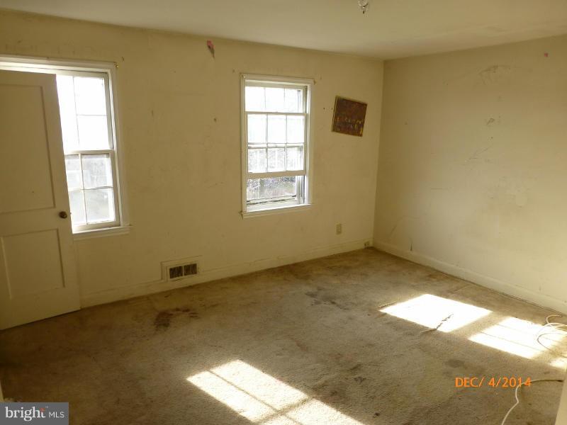 832 Benninghaus Road Baltimore, MD 21212 - Photo 9 of 14 a view of a window in an empty room