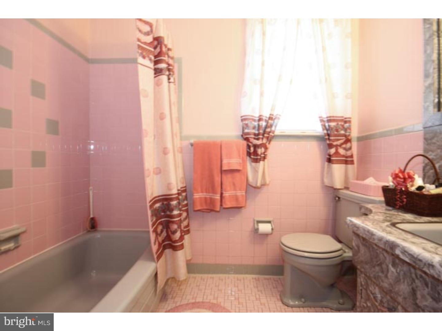3840 Kirkwood Road Philadelphia, PA 19114 - Photo 15 of 25 Bathroom