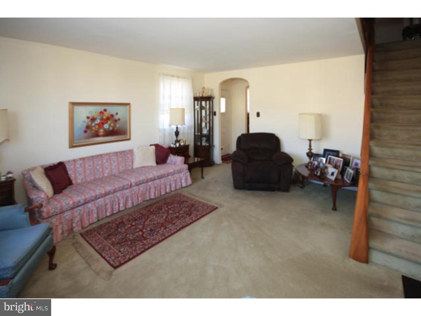 3840 Kirkwood Road Philadelphia, PA 19114 - Photo 3 of 25 Living Room
