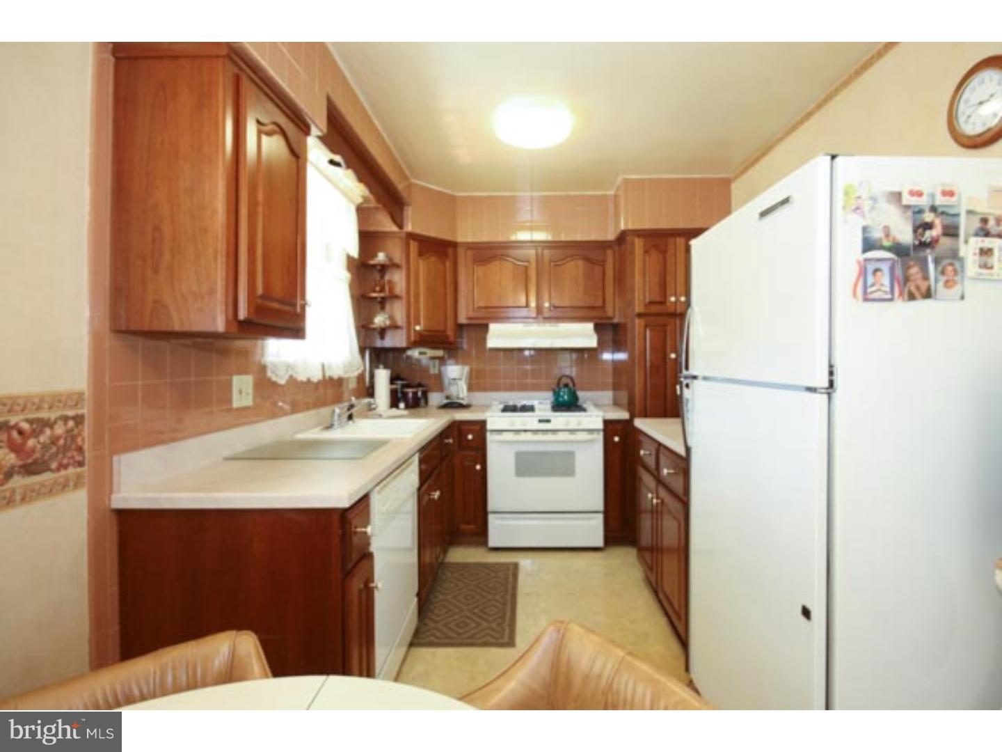 3840 Kirkwood Road Philadelphia, PA 19114 - Photo 10 of 25 Kitchen