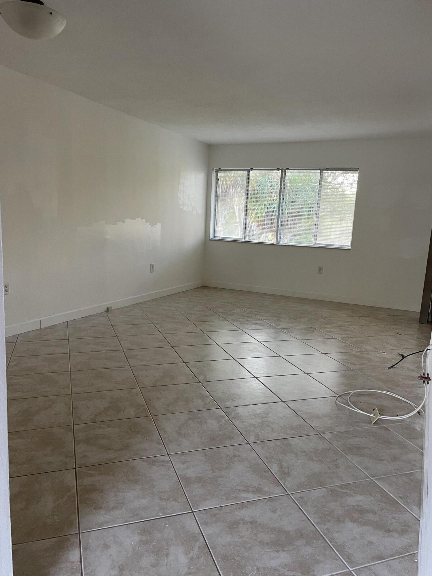830 Southwest 9th St Circle, Unit 201 Boca Raton, FL 33486 - Photo 7 of 15 FC94EA43-E103-4532-AC1F-29B2E8526130