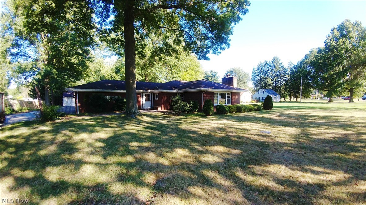 1470 North Road Northeast Warren, OH 44483 - Photo 2 of 14
