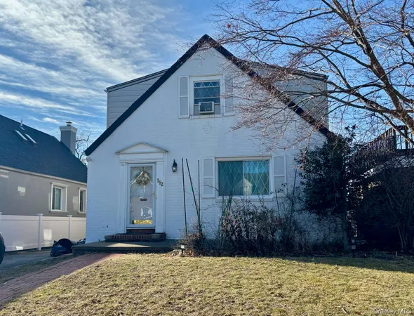$849,990 | 112 Ann Street, Valley Stream, NY 11580